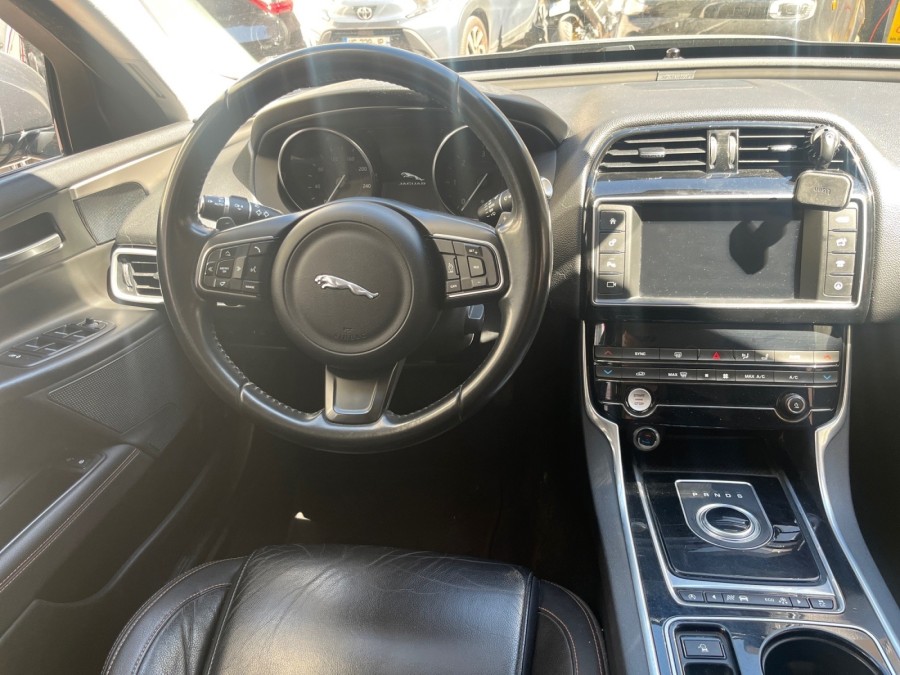 JAGUAR d'occasion XE 2.0L D 180 PURE BA de 2017 Le Raincy (93)﻿