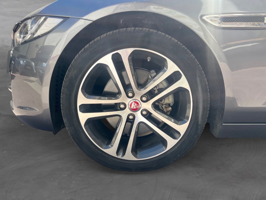 JAGUAR d'occasion XE 2.0L D 180 PURE BA de 2017 Le Raincy (93)﻿