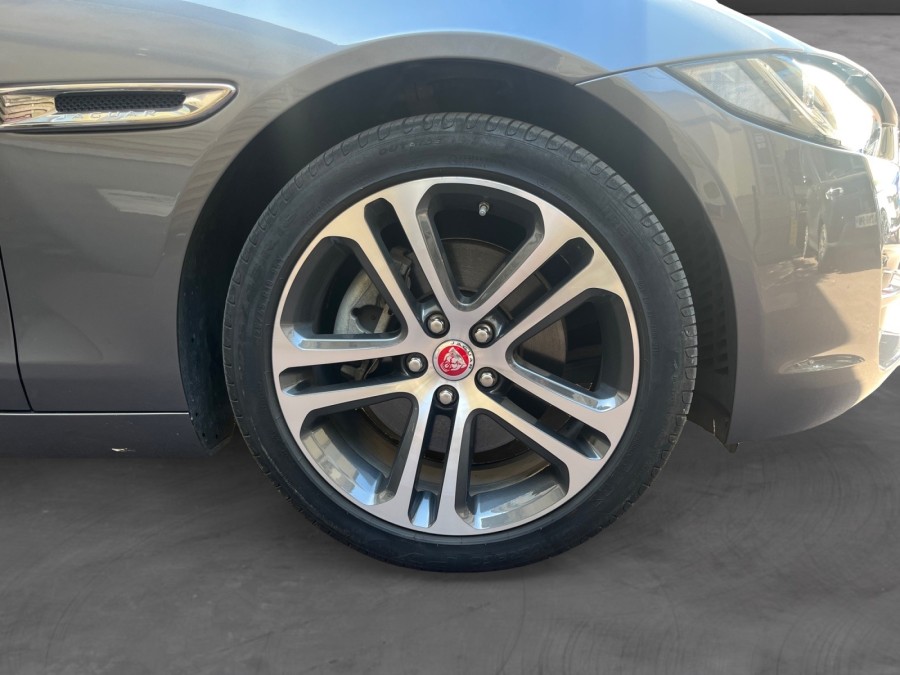 JAGUAR d'occasion XE 2.0L D 180 PURE BA de 2017 Le Raincy (93)﻿