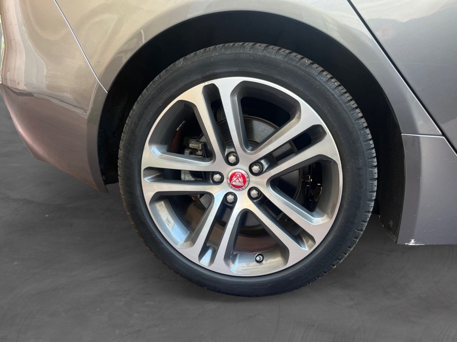 JAGUAR d'occasion XE 2.0L D 180 PURE BA de 2017 Le Raincy (93)﻿