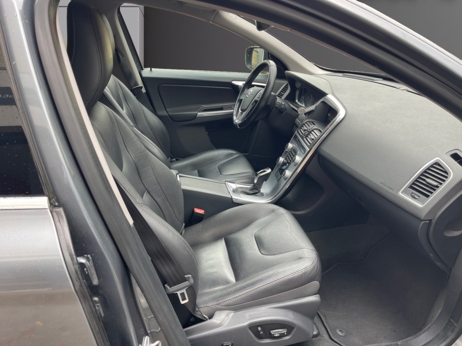 VOLVO d'occasion XC60 D4 AWD 190 XENIUM GEARTRONIC de 2016 La Flèche