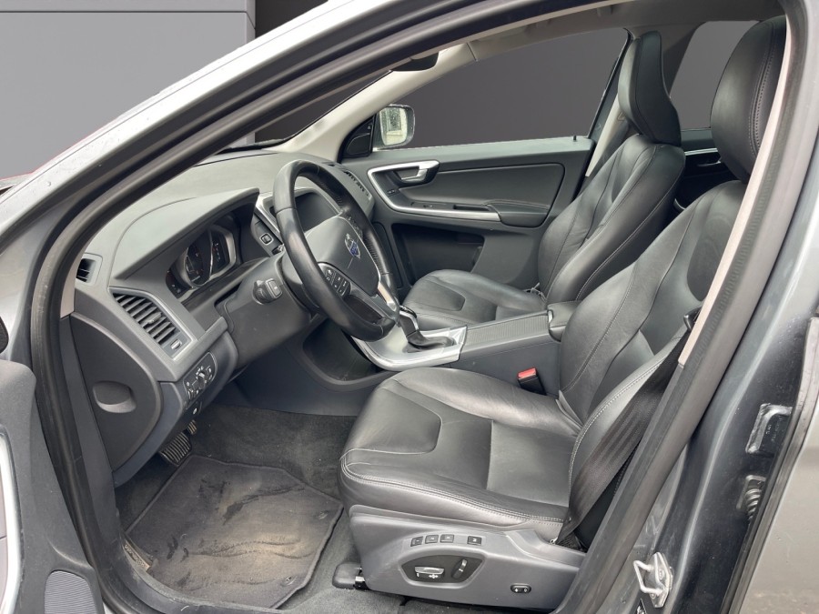 VOLVO d'occasion XC60 D4 AWD 190 XENIUM GEARTRONIC de 2016 La Flèche