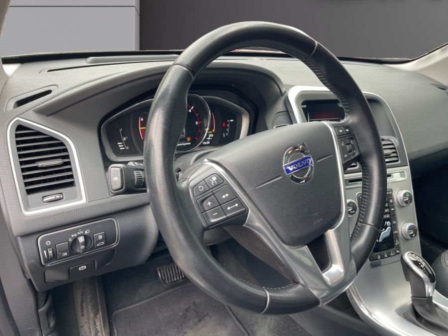 VOLVO d'occasion XC60 D4 AWD 190 XENIUM GEARTRONIC de 2016 La Flèche