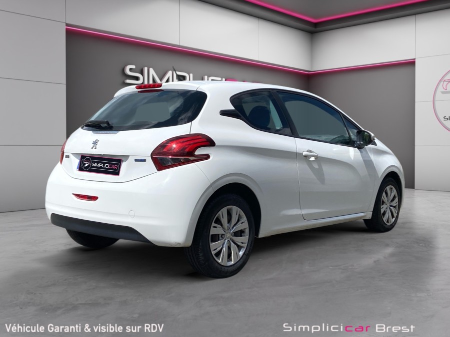 PEUGEOT d'occasion 208 1.6 BLUE HDI 75 ACTIVE de 2015 Brest (29)﻿