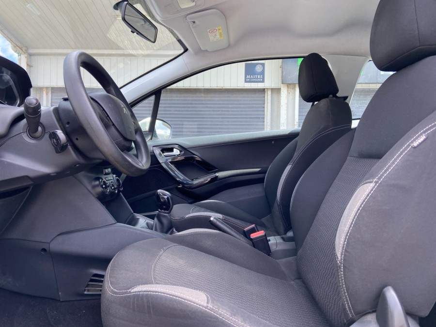 PEUGEOT d'occasion 208 1.6 BLUE HDI 75 ACTIVE de 2015 Brest (29)﻿