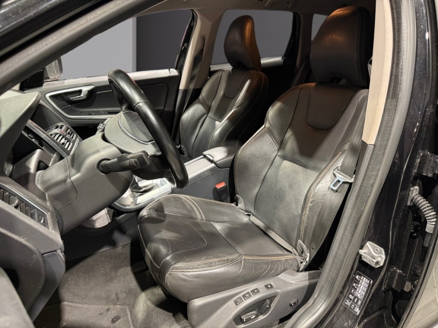 VOLVO d'occasion XC60 D4 AWD de 2016 Narbonne (11)﻿