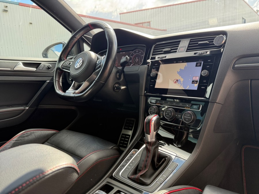 VOLKSWAGEN d'occasion GOLF 2.0 TSI 290 GTI TCR de 2019 Vannes (56)﻿