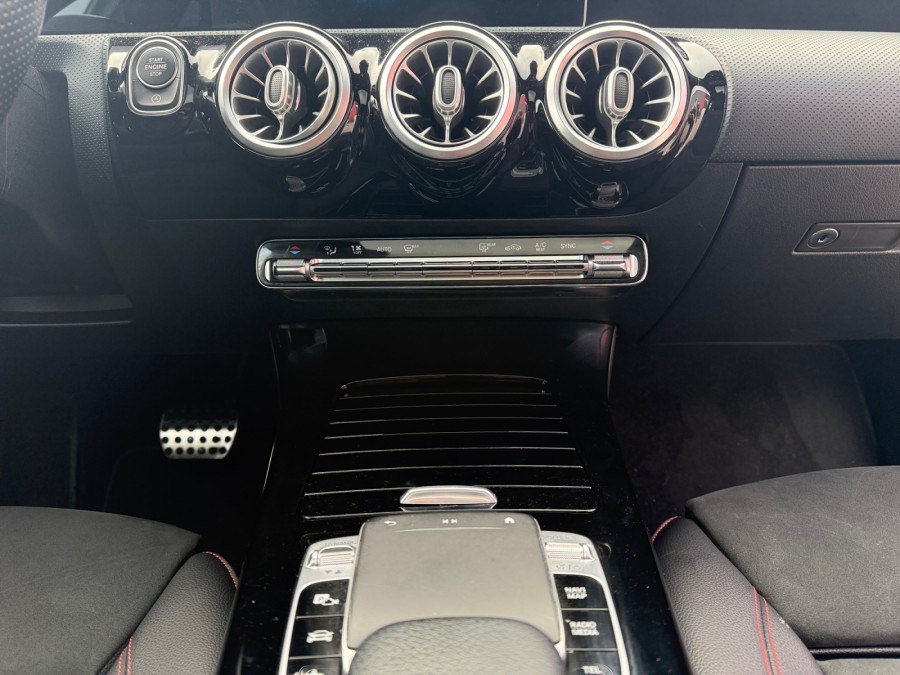 MERCEDES d'occasion CLASSE A IV A 220 7G-DCT AMG Line de 2019 Saint