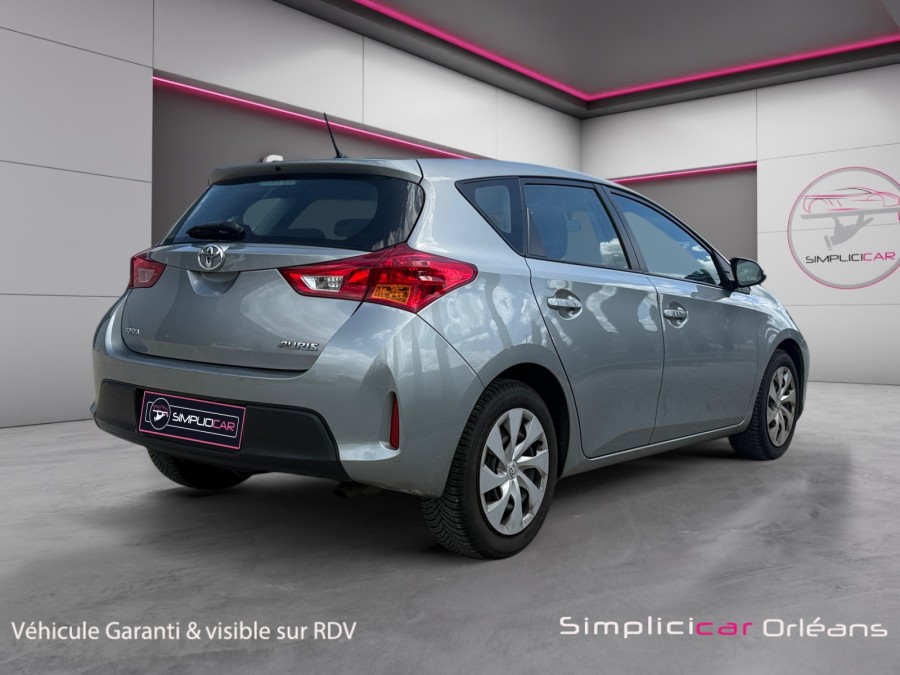 TOYOTA d'occasion AURIS TS 136H FREESTYLE de 2013 Orleans (45)﻿