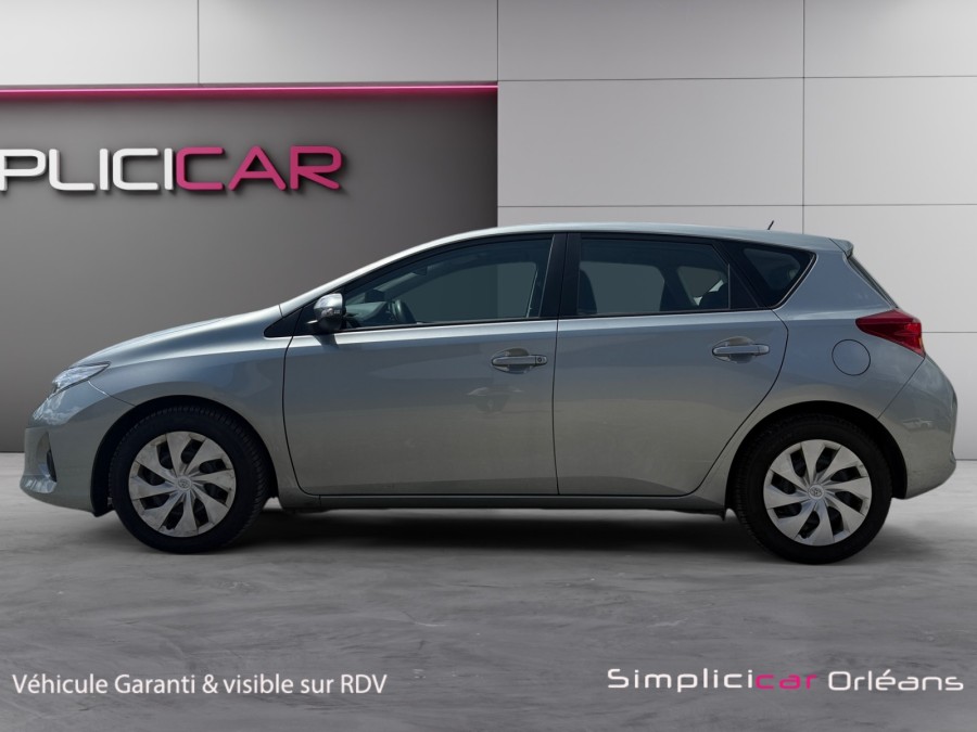 TOYOTA d'occasion AURIS TS 136H FREESTYLE de 2013 Orleans (45)﻿