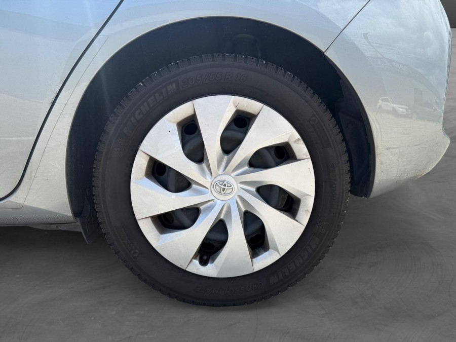 TOYOTA d'occasion AURIS TS 136H FREESTYLE de 2013 Orleans (45)﻿