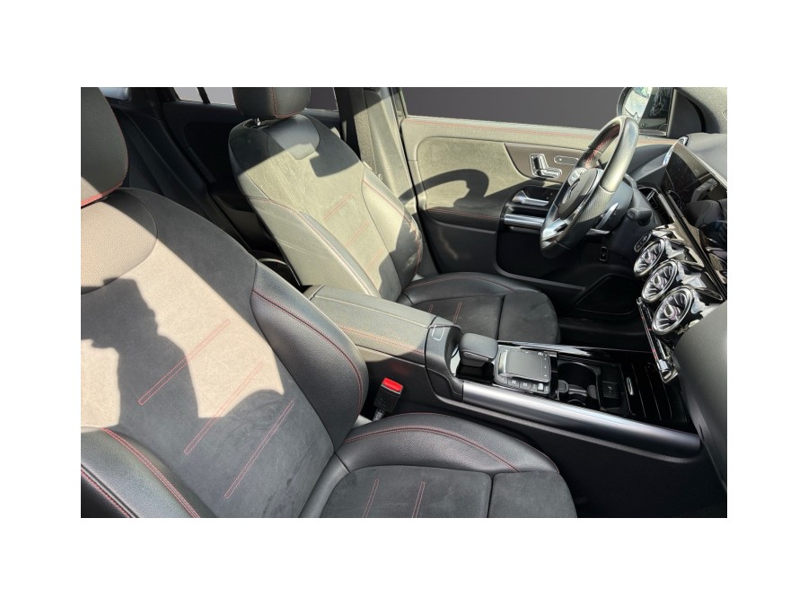 MERCEDES d'occasion CLASSE GLA II GLA 200 AMG LINE DCT de 2020 Salon