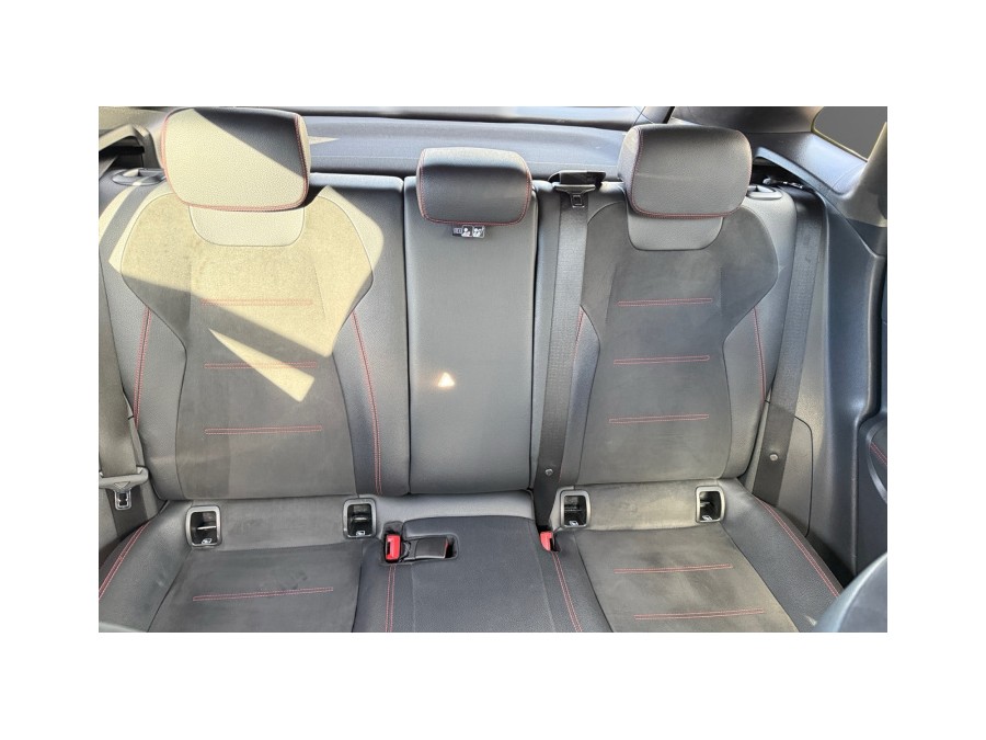 MERCEDES d'occasion CLASSE GLA II GLA 200 AMG LINE DCT de 2020 Salon