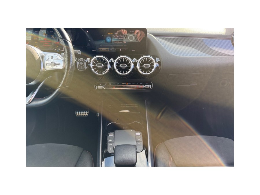 MERCEDES d'occasion CLASSE GLA II GLA 200 AMG LINE DCT de 2020 Salon