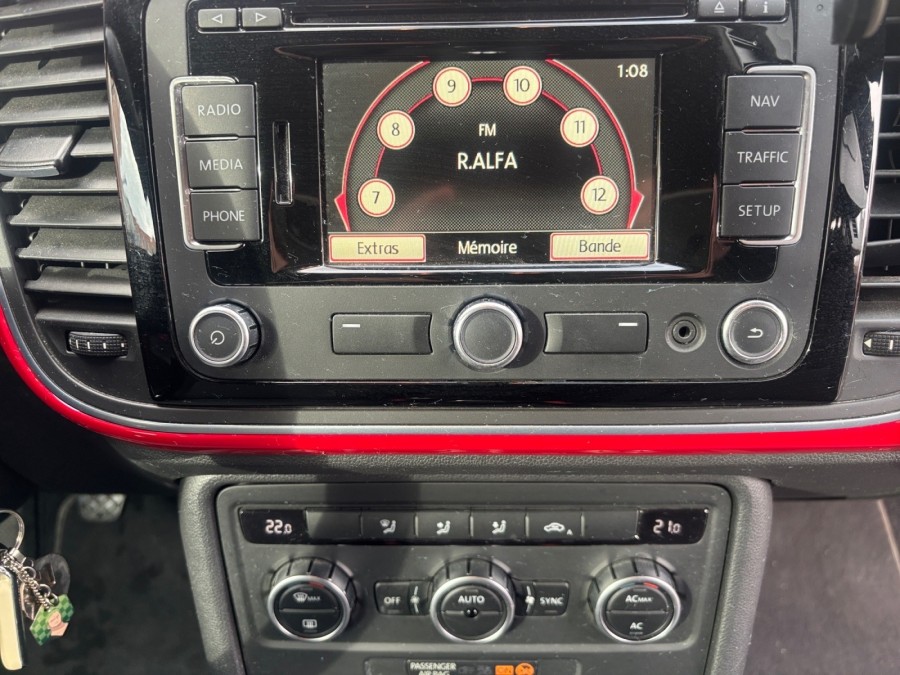 VOLKSWAGEN d'occasion NEW 1.2 TSI COCCINELLE de 2012 Montreuil (93)﻿