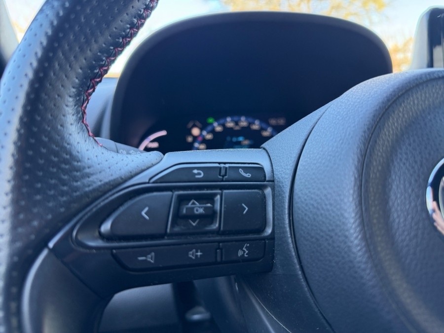 TOYOTA d'occasion YARIS CROSS 116ch GR SPORT de 2024 Salon de