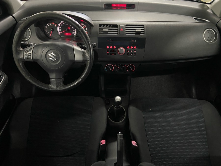 SUZUKI d'occasion SWIFT 1.3 VVT 93 ANNIVERSARY de 2010 Brest (29)﻿