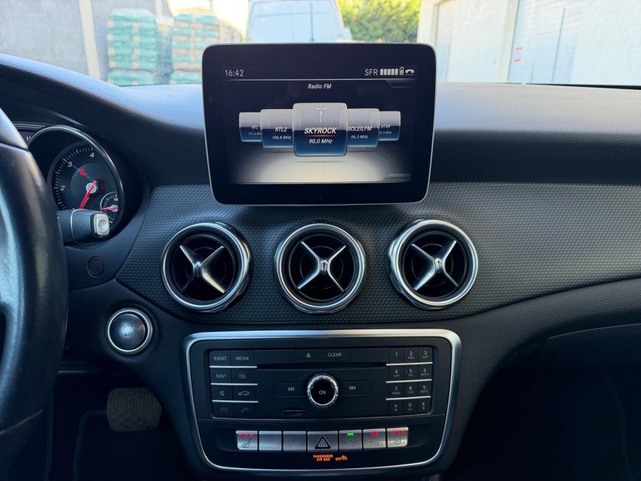 MERCEDES d'occasion CLASSE GLA GLA 200 D STARLIGHT EDITION de 2018