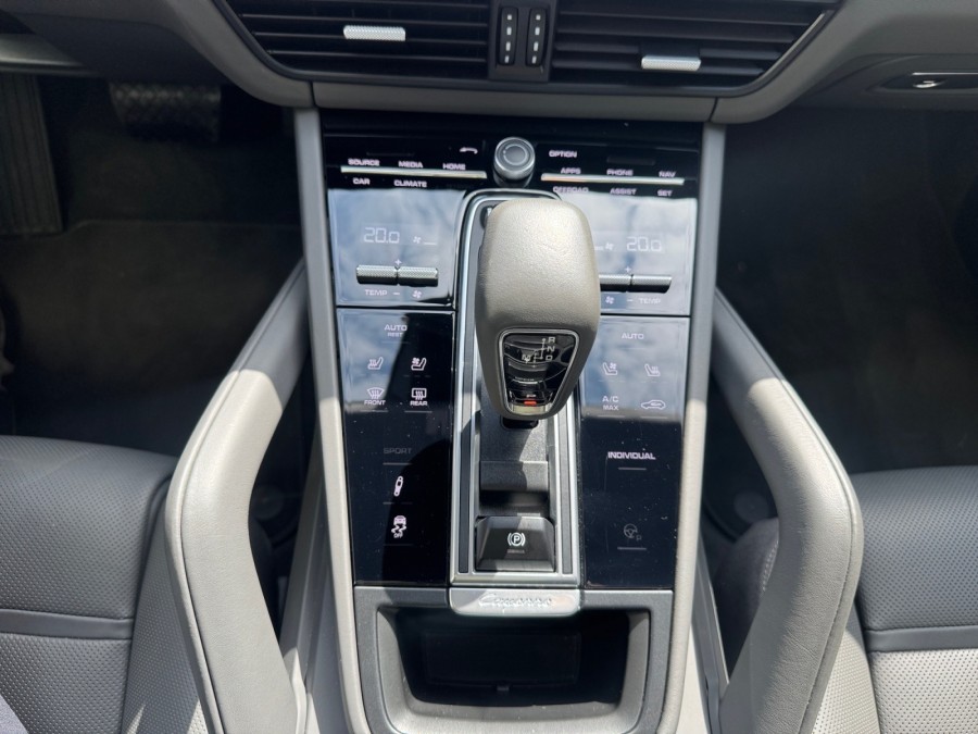 PORSCHE d'occasion CAYENNE 3.0 V6 E-HYBRID COUPE PLATINIUM EDITION de
