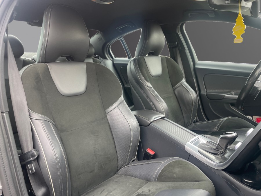 VOLVO d'occasion S60 D3 150 ch R-DESIGN GEARTRONIC de 2016 Royan (17)﻿