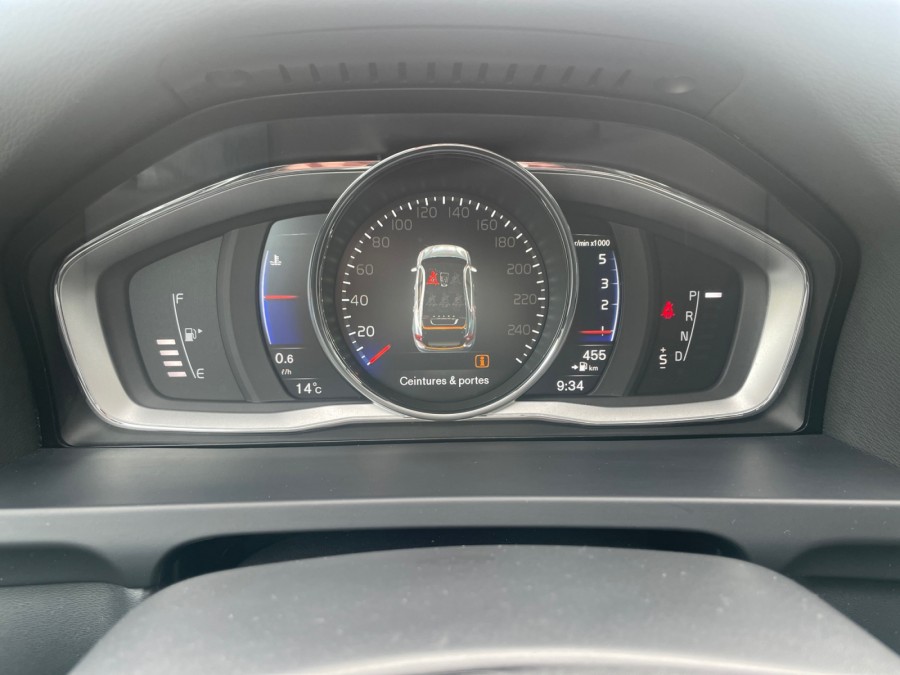 VOLVO d'occasion S60 D3 150 ch R-DESIGN GEARTRONIC de 2016 Royan (17)﻿