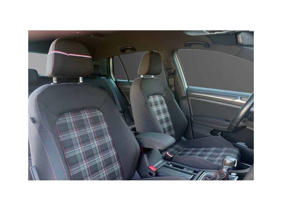 VOLKSWAGEN d'occasion GOLF GTI PIRELLI 2.0T FSI 230 DSG de 2019