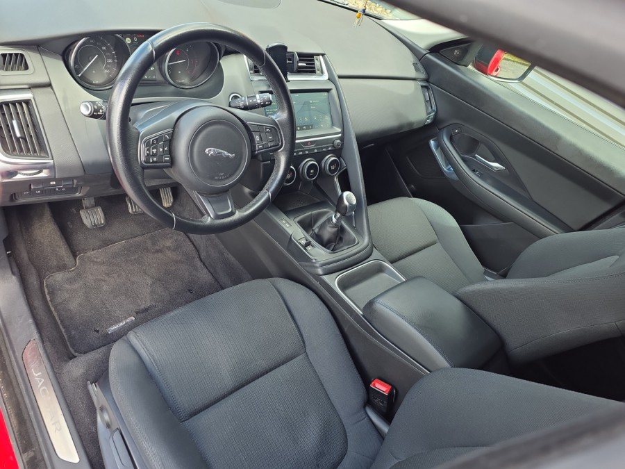 JAGUAR d'occasion E-PACE D150 AWD SE de 2019 Le Puy en Velay (43)﻿