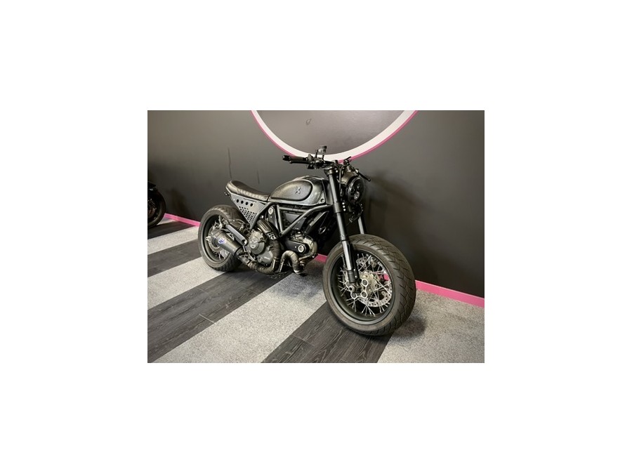 DUCATI d'occasion SCRAMBLER DUCATI SCRAMBLER CUSTOM de 2017 Lyon