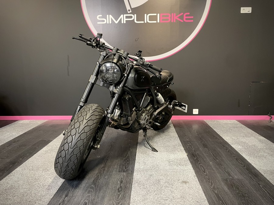 DUCATI d'occasion SCRAMBLER DUCATI SCRAMBLER CUSTOM de 2017 Lyon