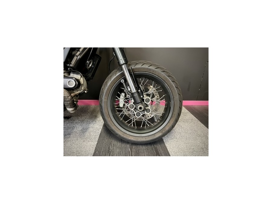 DUCATI d'occasion SCRAMBLER DUCATI SCRAMBLER CUSTOM de 2017 Lyon