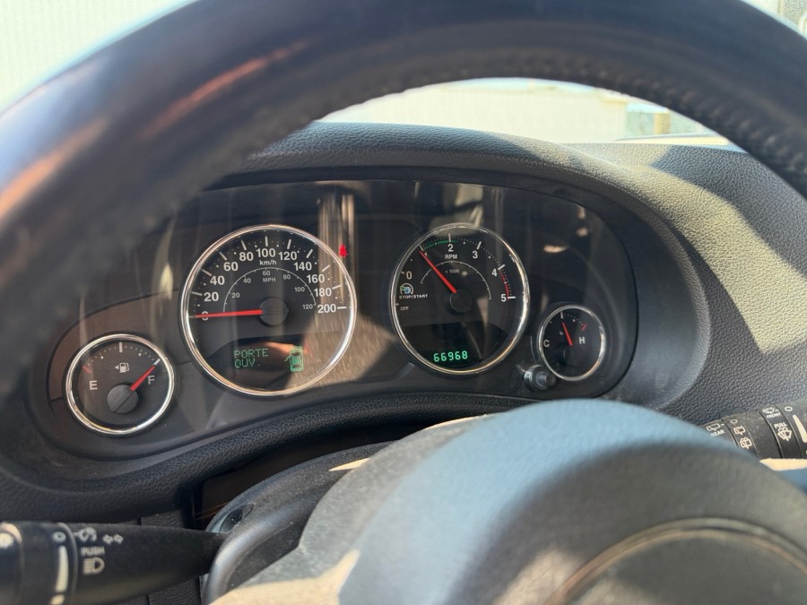 JEEP d'occasion WRANGLER 2.8 CRD 200 SPORT de 2013 Frejus (83)﻿