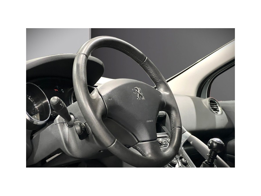 PEUGEOT d'occasion 3008 2.0 HDI 16V 150 FELINE de 2014 Magny-en-Vexin