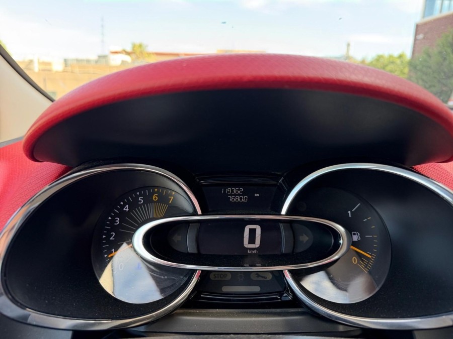 RENAULT d'occasion CLIO 0.9 TCE 90 ENERGY DYNAMIQUE de 2013 Salon de