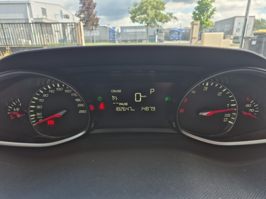 PEUGEOT d'occasion 308 2.0 BLUE HDI 150 ACTIVE BUSINESS BA de 2015