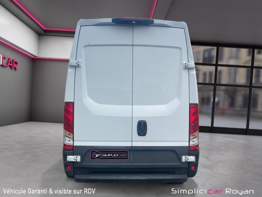 IVECO d'occasion DAILY CLASSE S 35S10V13 de 2022 Royan (17)﻿