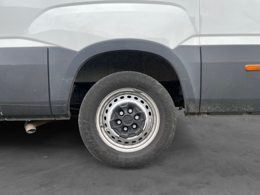IVECO d'occasion DAILY CLASSE S 35S10V13 de 2022 Royan (17)﻿
