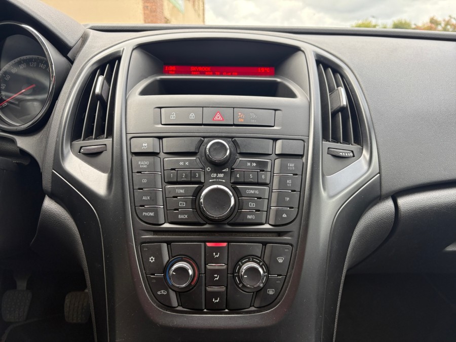 OPEL d'occasion ASTRA 1.4 TWINPORT 100 ESSENTIA de 2011 Méry Sur Oise