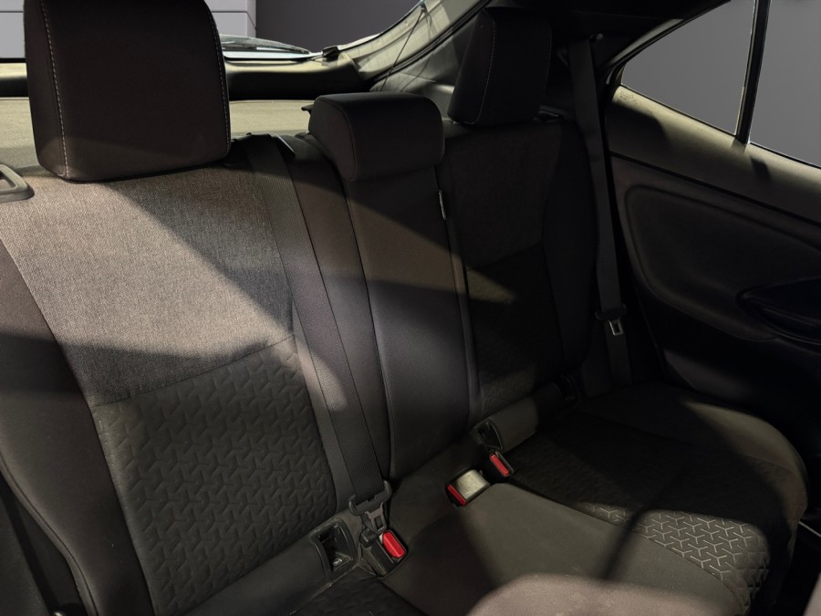 TOYOTA d'occasion YARIS 116 AWD-I de 2022 Narbonne (11)﻿