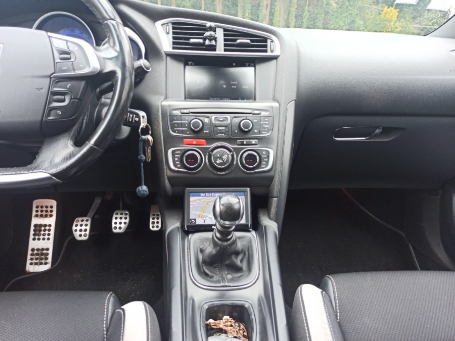 CITROEN d'occasion DS4 2.0 HDI 135 WIFI ON BOARD de 2012 Brest (29)﻿
