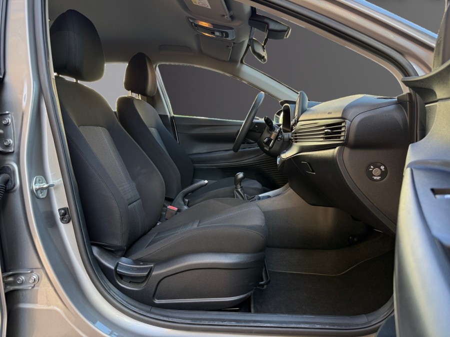 HYUNDAI d'occasion I20 1.2 84 INITIA de 2022 Cannes (06)﻿