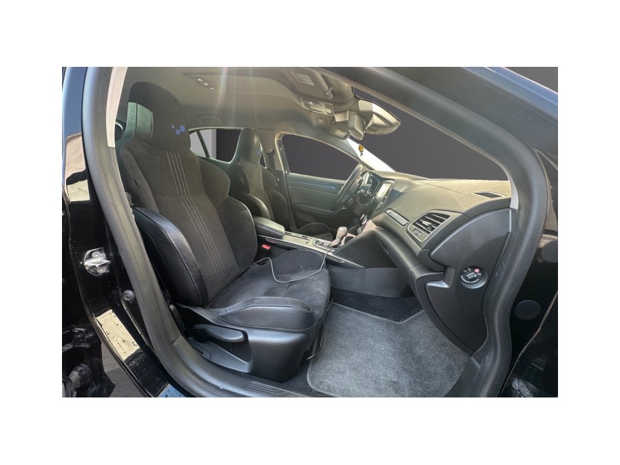 RENAULT d'occasion MEGANE IV BERLINE BICORPS TROIS OU CINQ PORTES TCE