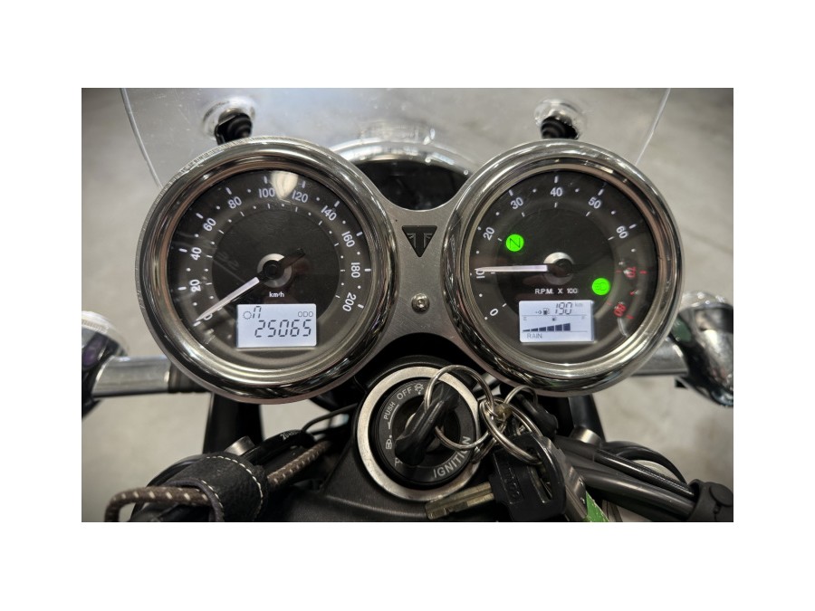 TRIUMPH d'occasion BONN.T120 SMTDAD75HWJ875887 de 2018 Magny-en-Vexin