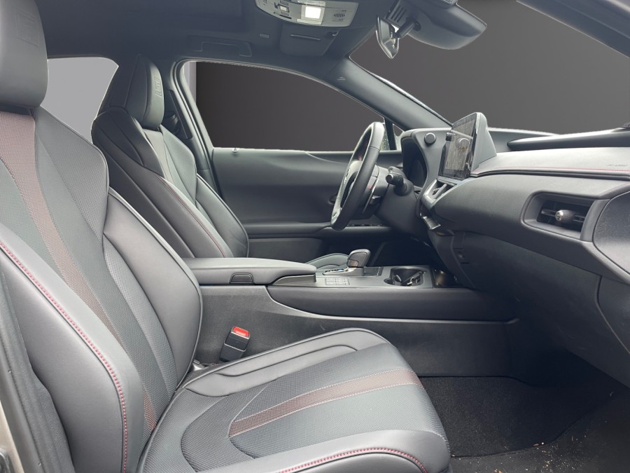 LEXUS d'occasion UX 300H 2WD F Sport Executive de 2025 Genevois (74)﻿