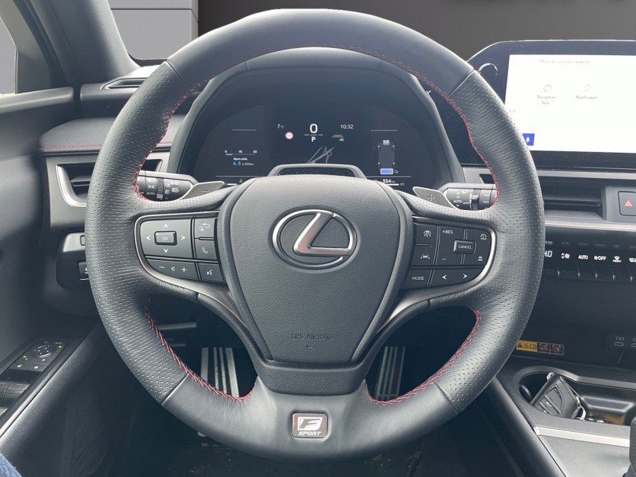 LEXUS d'occasion UX 300H 2WD F Sport Executive de 2025 Genevois (74)﻿