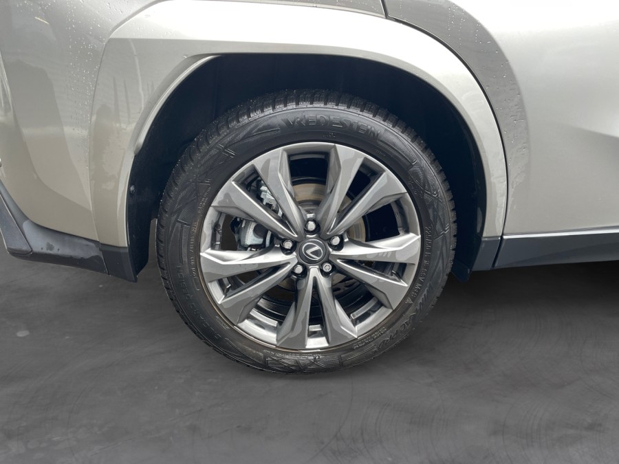 LEXUS d'occasion UX 300H 2WD F Sport Executive de 2025 Genevois (74)﻿