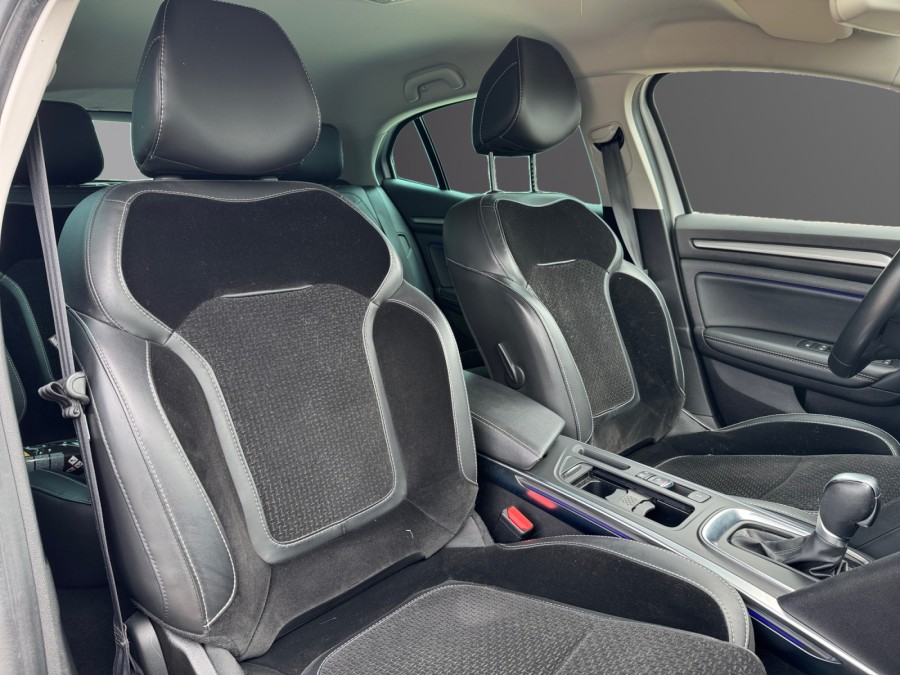 RENAULT d'occasion MEGANE TCE 140 INTENS de 2019 Orleans (45)﻿