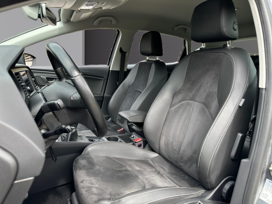 SEAT d'occasion LEON 1.6 TDI 115 STYLE de 2018 Lorient (56)﻿