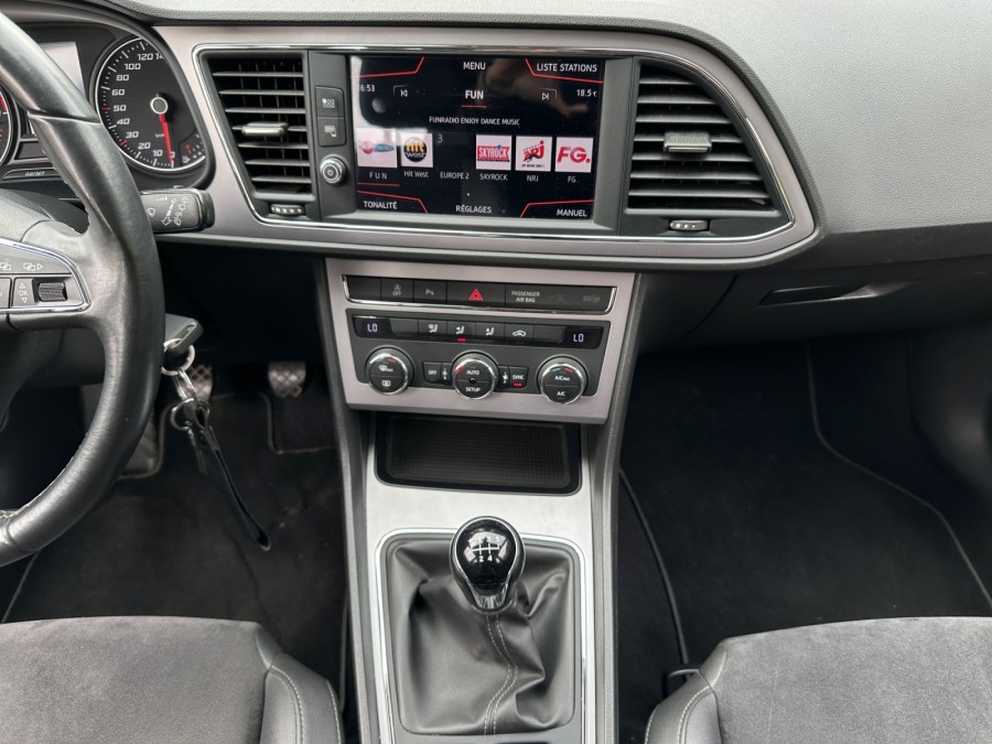 SEAT d'occasion LEON 1.6 TDI 115 STYLE de 2018 Lorient (56)﻿