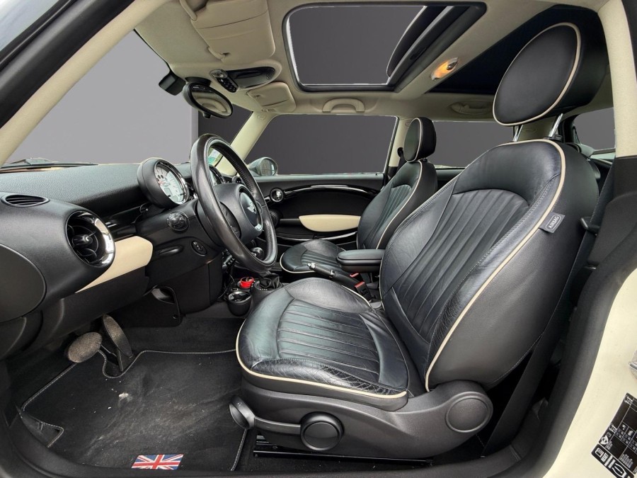 MINI d'occasion MINI COOPER 122 PACK RED HOT CHILI BVA de 2011 Rennes