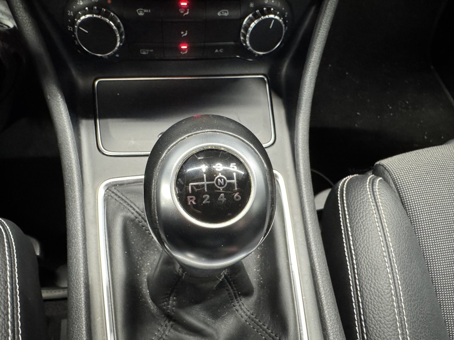 MERCEDES d'occasion CLASSE-A 1.6 A-180 16V de 2017 Villebon Sur